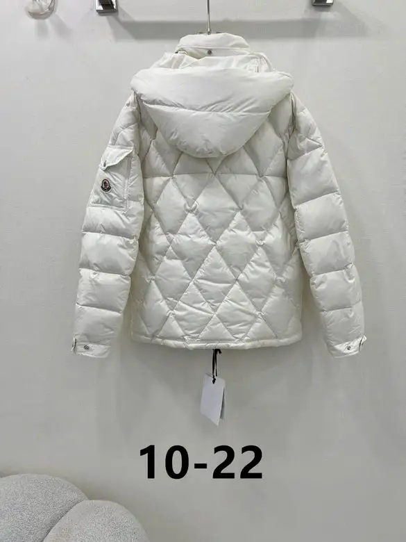 Moncler S-XL    (5)